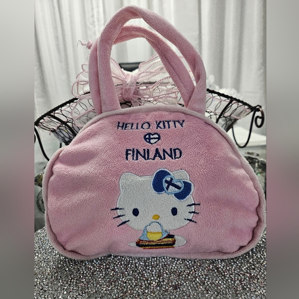 Sanrio Hello Kitty Finland Pink Faux Fur Purse Bag RARE 2014 Sweden